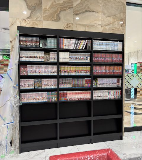 まんがコーナー導入実績 パチンコホール様 600冊 – マンガコーナーの 